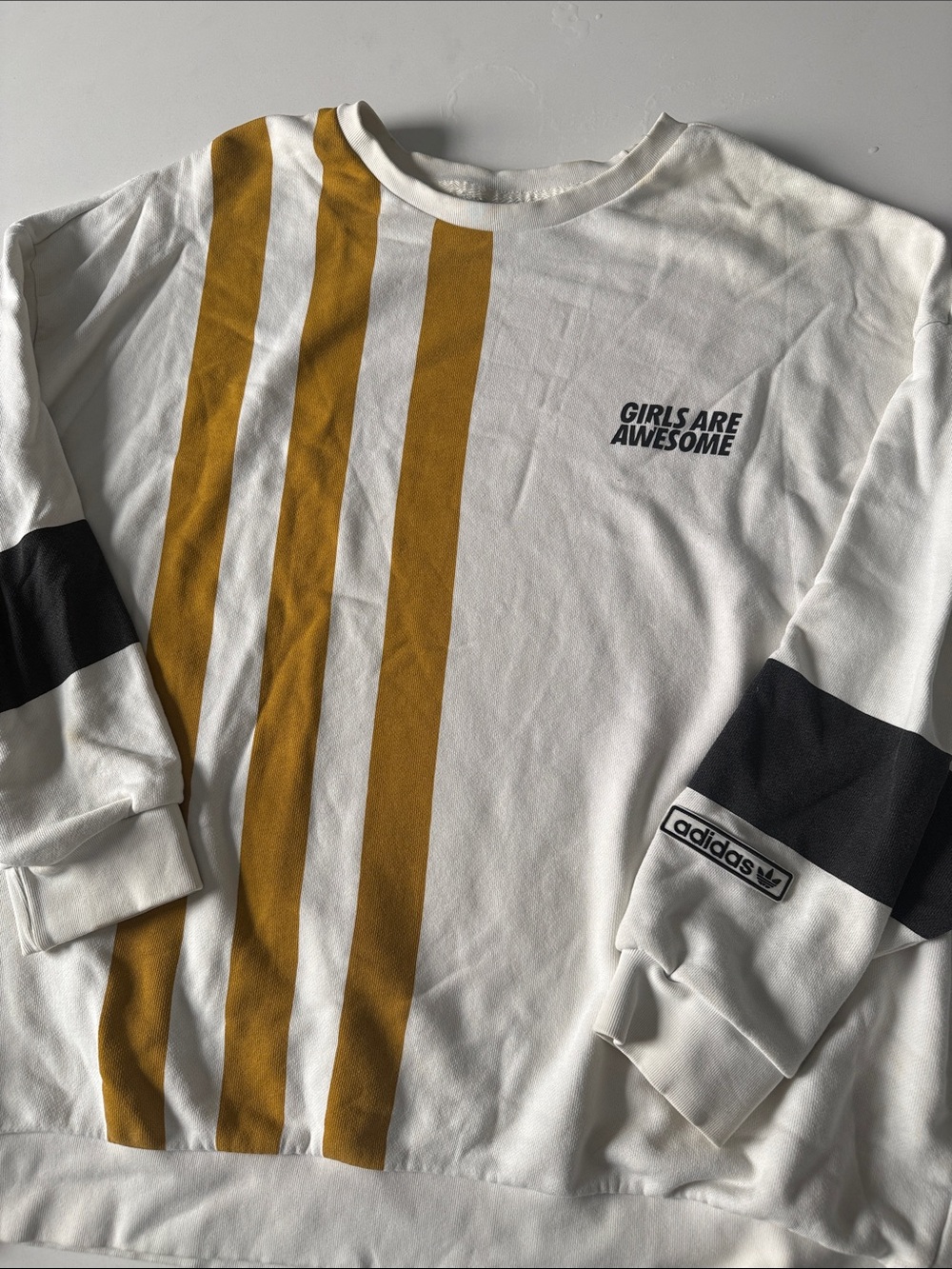 Vintage Adidas oversized fit- crew neck. Large.